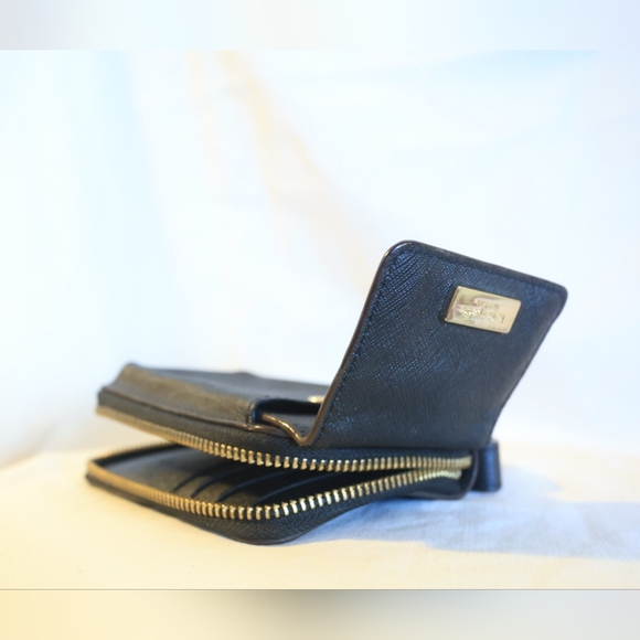 Kate Spade Kirstie Newbury Lane Black Leather Wristlet - Picture 10 of 10